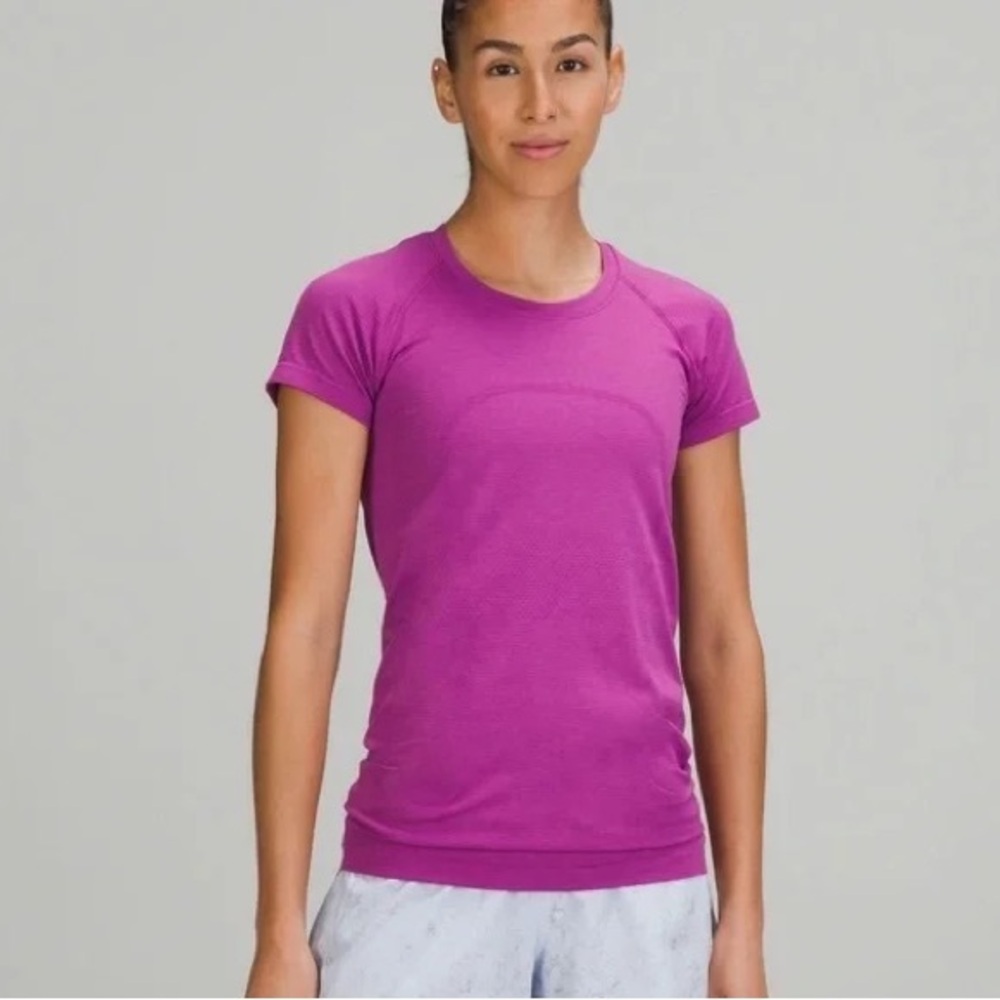 Lululemon Swiftly Tech, Size 2